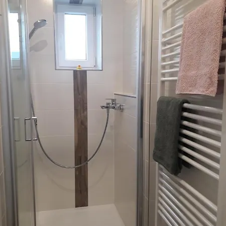 Ubytovani Na Predmesti Apartament *